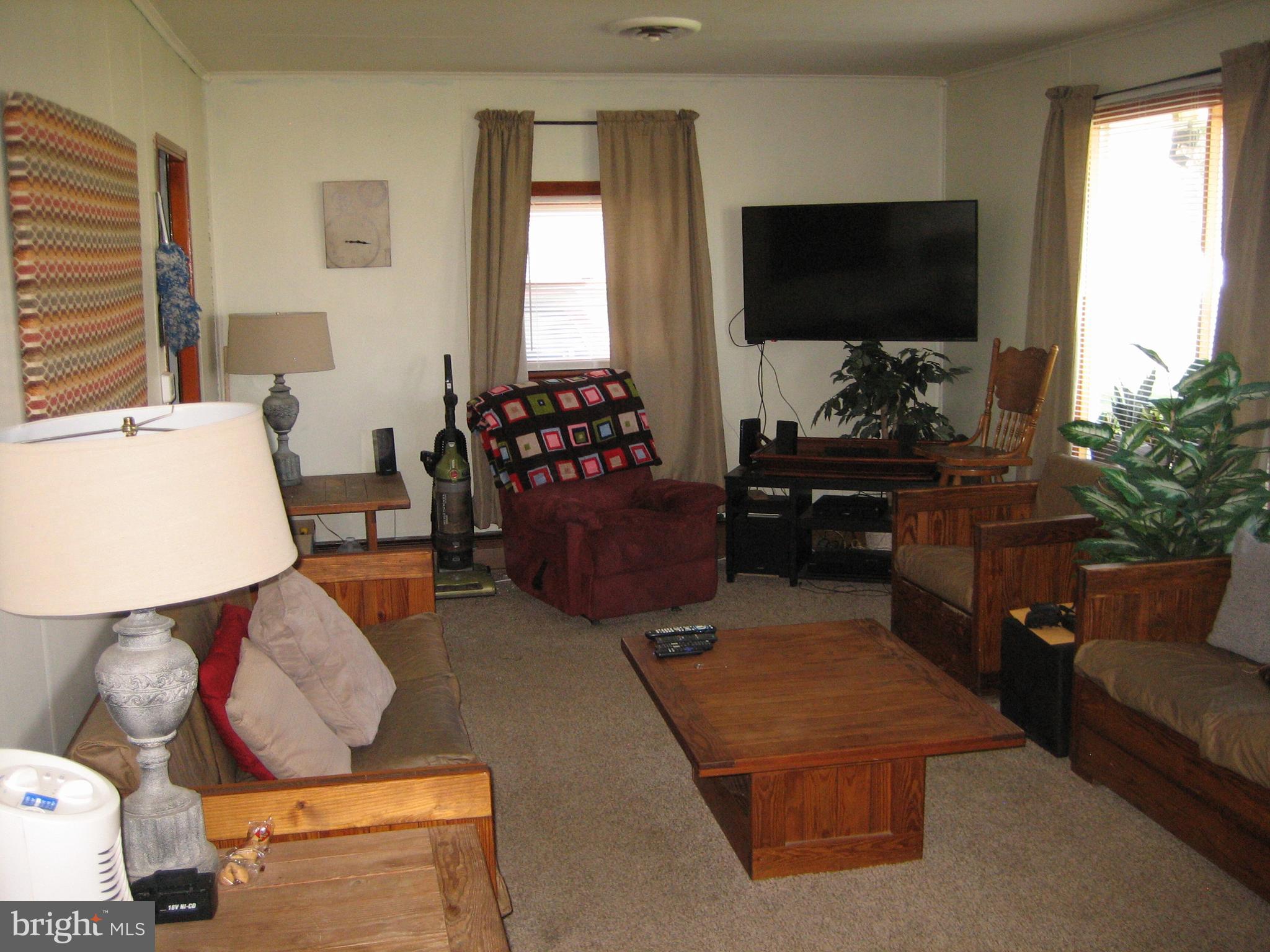 220 Chelsea Road Fairless Hills, PA 19030 - Photo 6 of 21 Living Room
