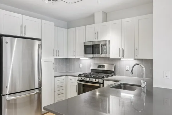 $4,400 | 77 New Street, Unit 310, Cambridge, MA 02138