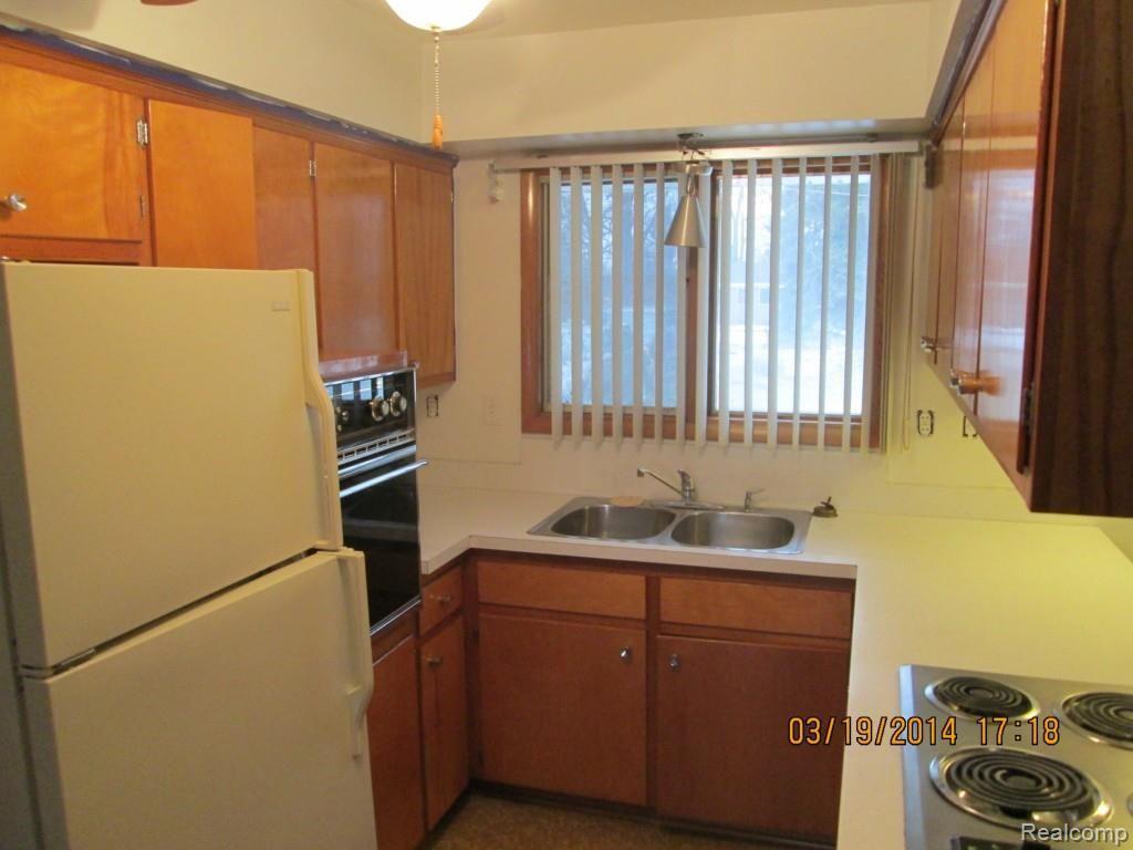 56771 Omo Road Macomb, MI 48042 - Photo 9 of 18 IMG_0630.jpg