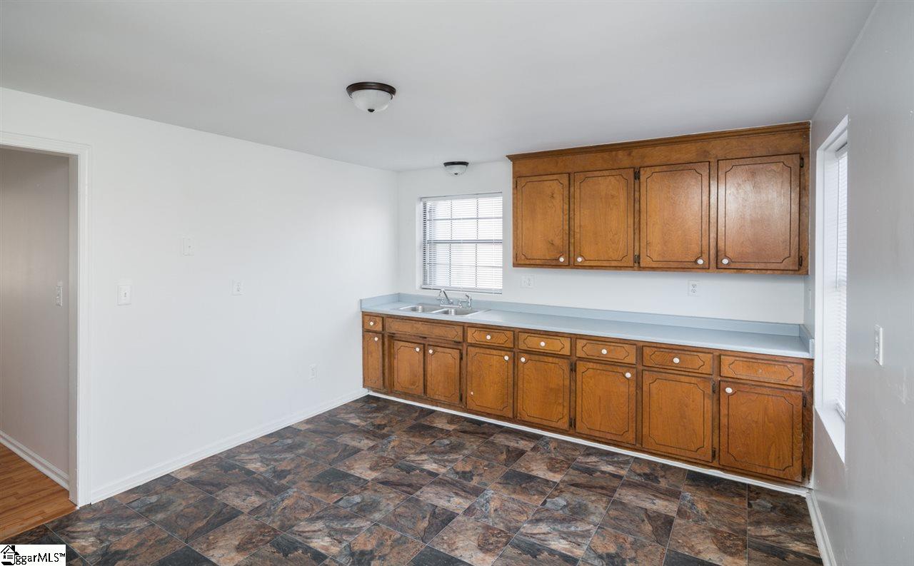 22 Sulphur Springs Road Greenville, SC 29617 - Photo 7 of 21 Gallery Image 7