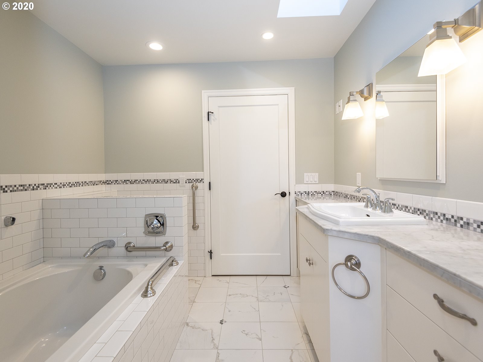 714 Evergreen Road Lake Oswego, OR 97034 - Photo 15 of 29 Gallery Image 15