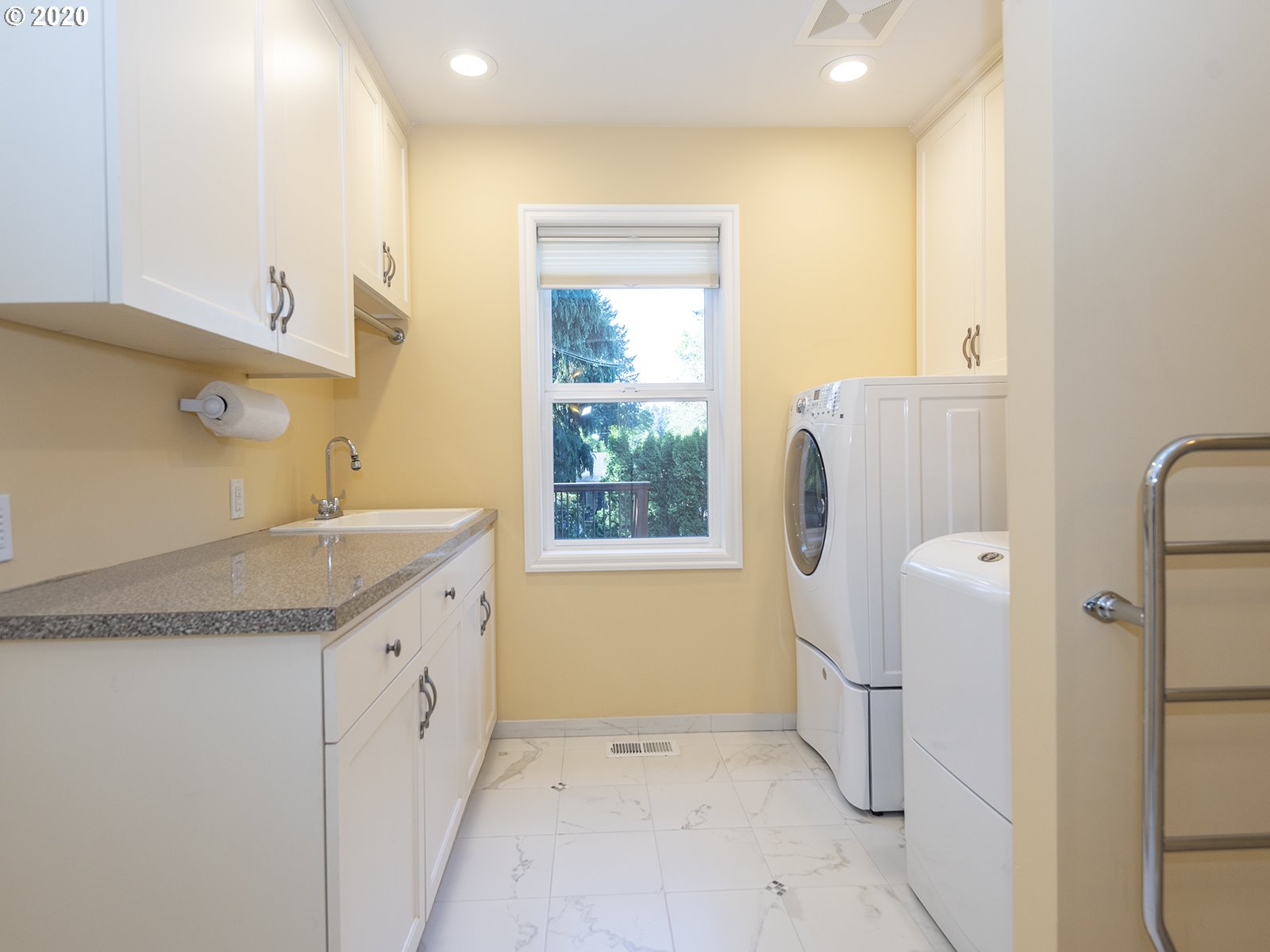 714 Evergreen Road Lake Oswego, OR 97034 - Photo 17 of 29 Gallery Image 17