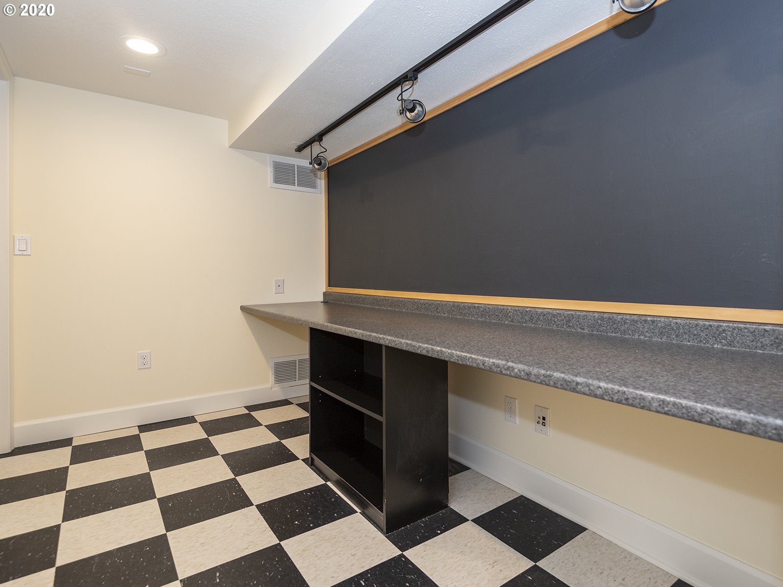 714 Evergreen Road Lake Oswego, OR 97034 - Photo 19 of 29 Gallery Image 19