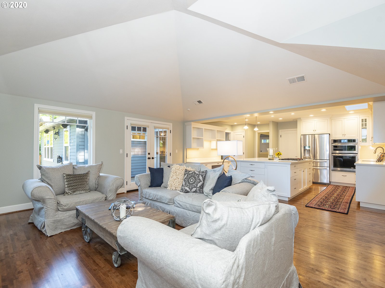 714 Evergreen Road Lake Oswego, OR 97034 - Photo 8 of 29 Gallery Image 8