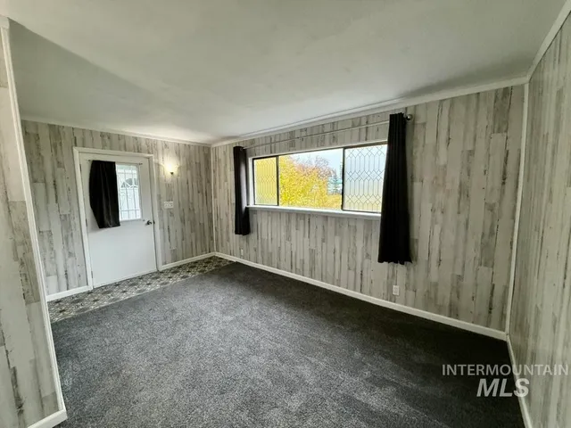 $199,500 | 522 Ellis Avenue, Winchester, ID 83555