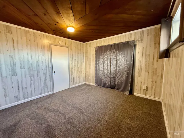 $199,500 | 522 Ellis Avenue, Winchester, ID 83555