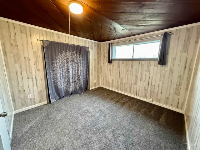 $199,500 | 522 Ellis Avenue, Winchester, ID 83555