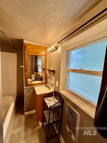 $199,500 | 522 Ellis Avenue, Winchester, ID 83555