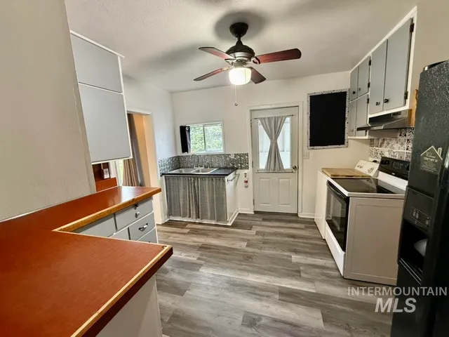 $199,500 | 522 Ellis Avenue, Winchester, ID 83555