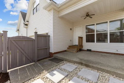 a view of a garage