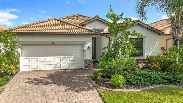 $577,000 | 9824 Hilltop Drive, Venice, FL 34292
