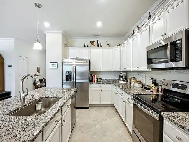 $577,000 | 9824 Hilltop Drive, Venice, FL 34292