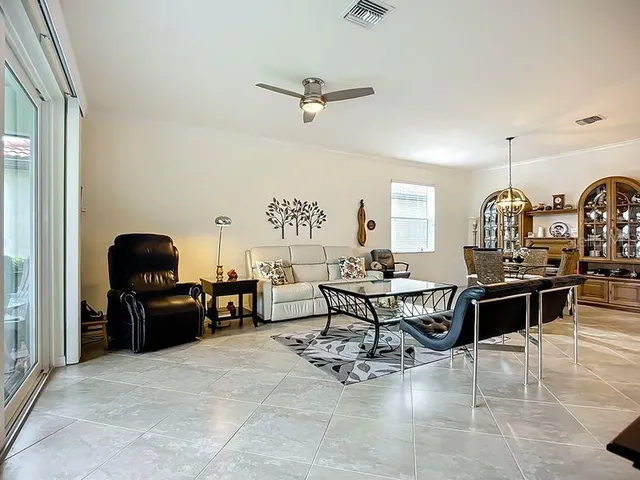 $577,000 | 9824 Hilltop Drive, Venice, FL 34292