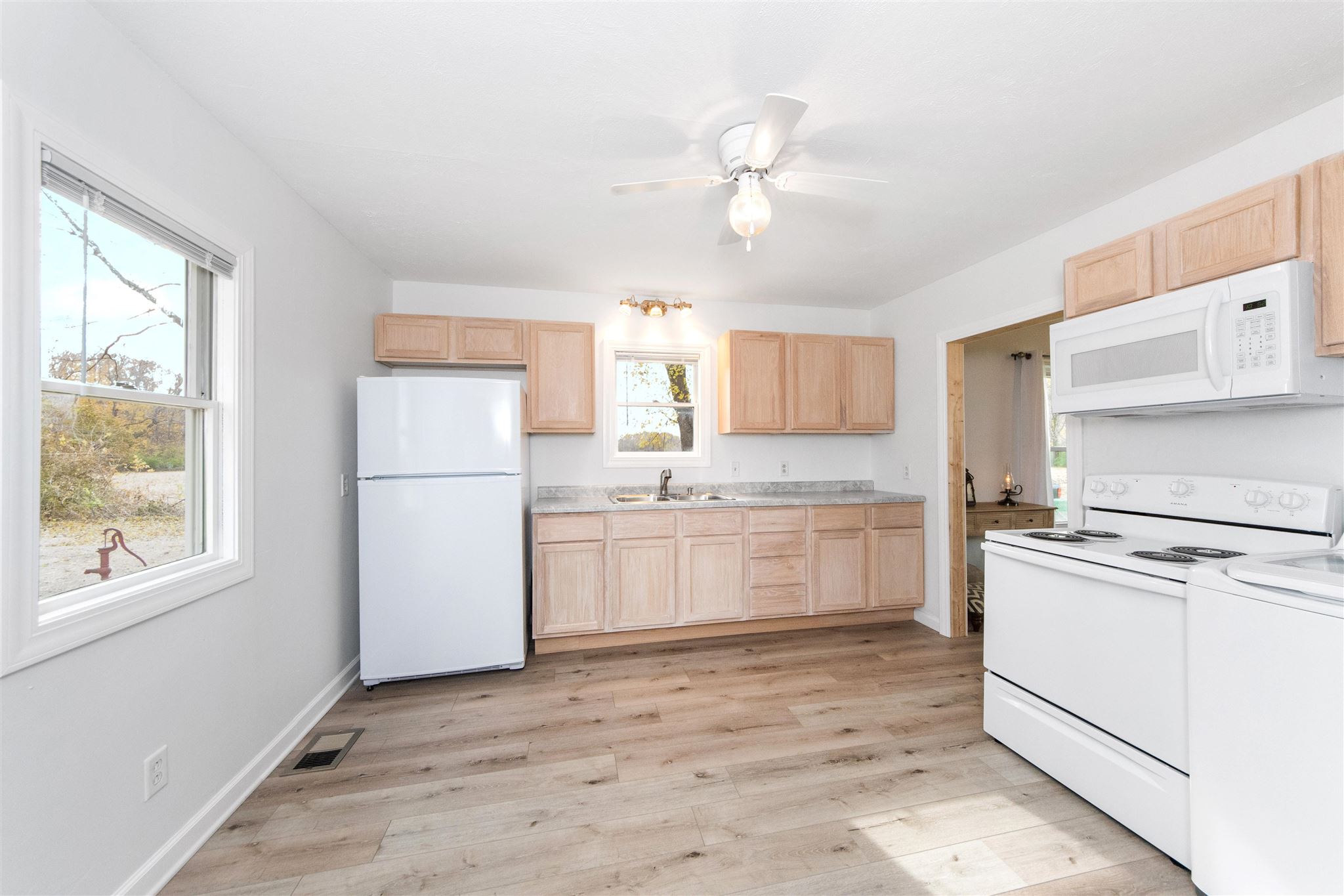 29809 East Mission Camp Road Canton, IL 61520 - Photo 13 of 41 Gallery Image 13