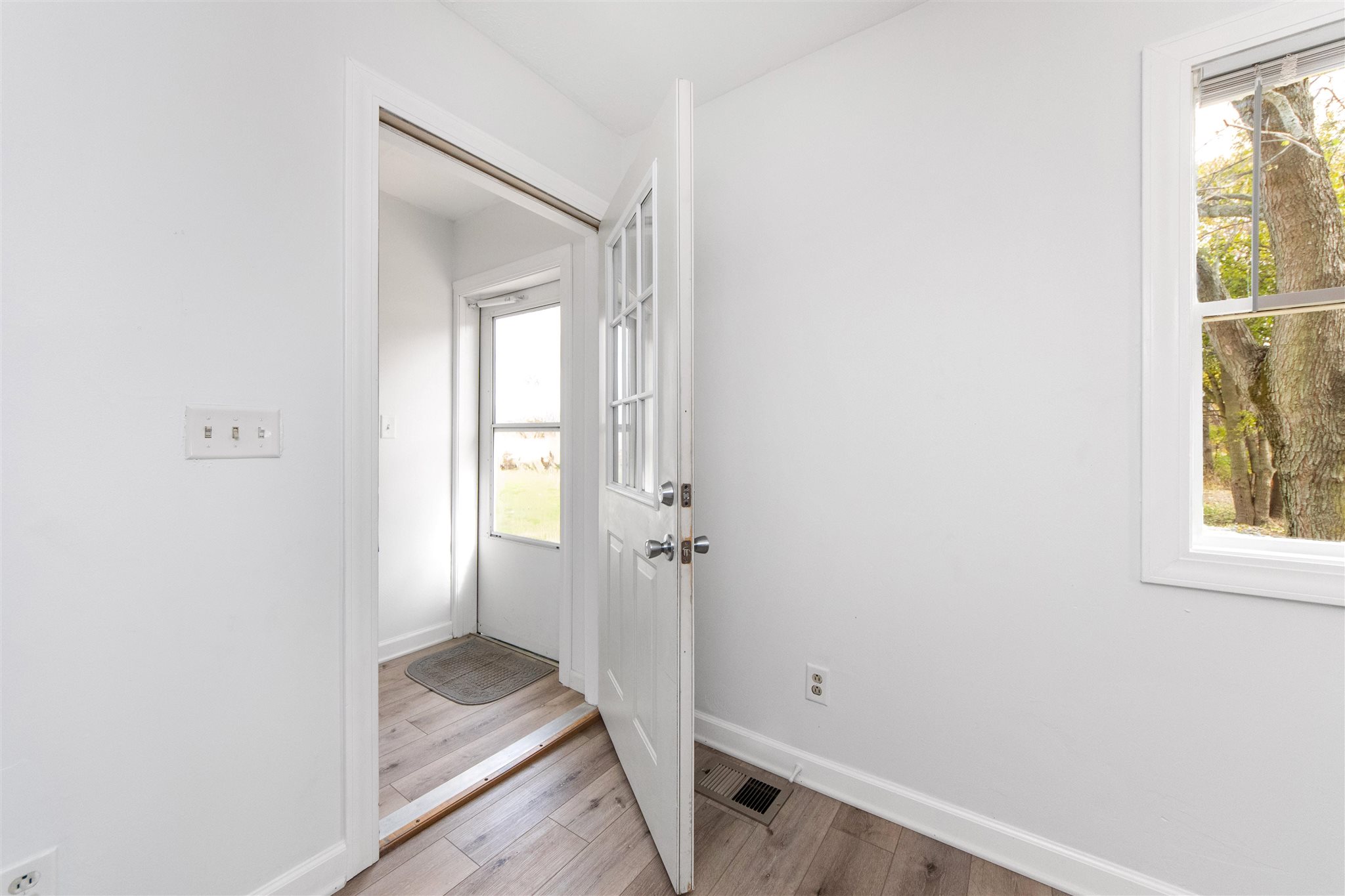 29809 East Mission Camp Road Canton, IL 61520 - Photo 20 of 41 Gallery Image 20