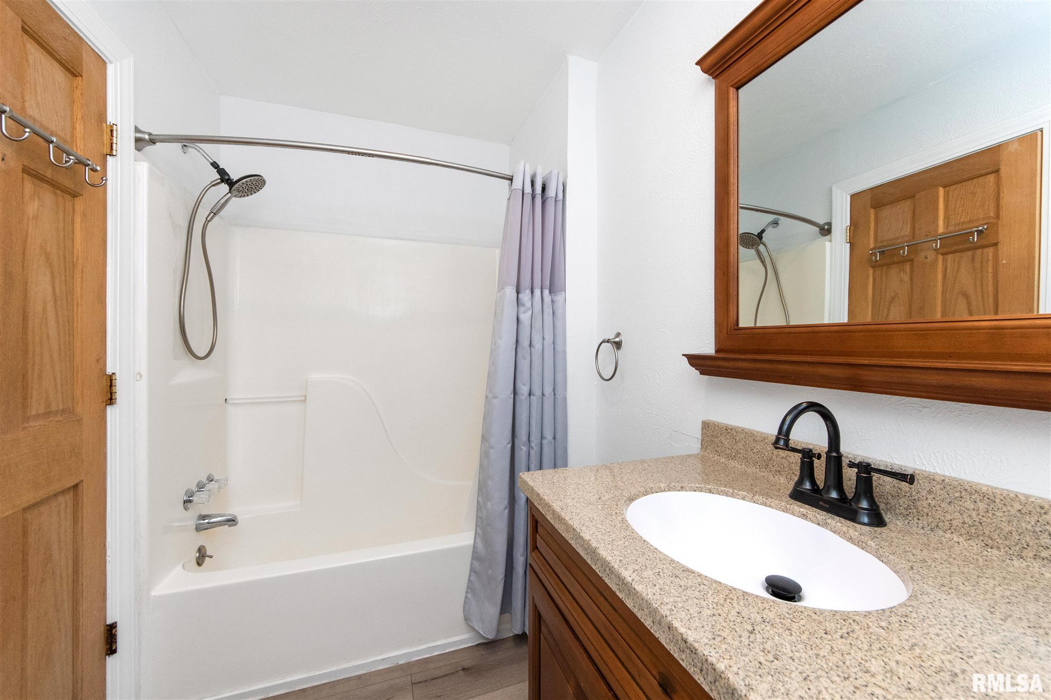29809 East Mission Camp Road Canton, IL 61520 - Photo 21 of 41 Gallery Image 21
