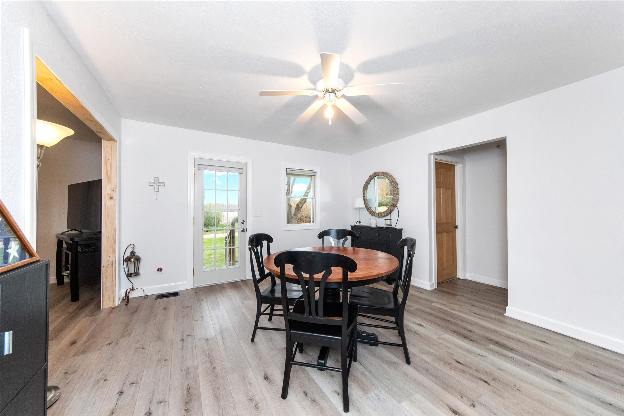29809 East Mission Camp Road Canton, IL 61520 - Photo 3 of 41 Gallery Image 3