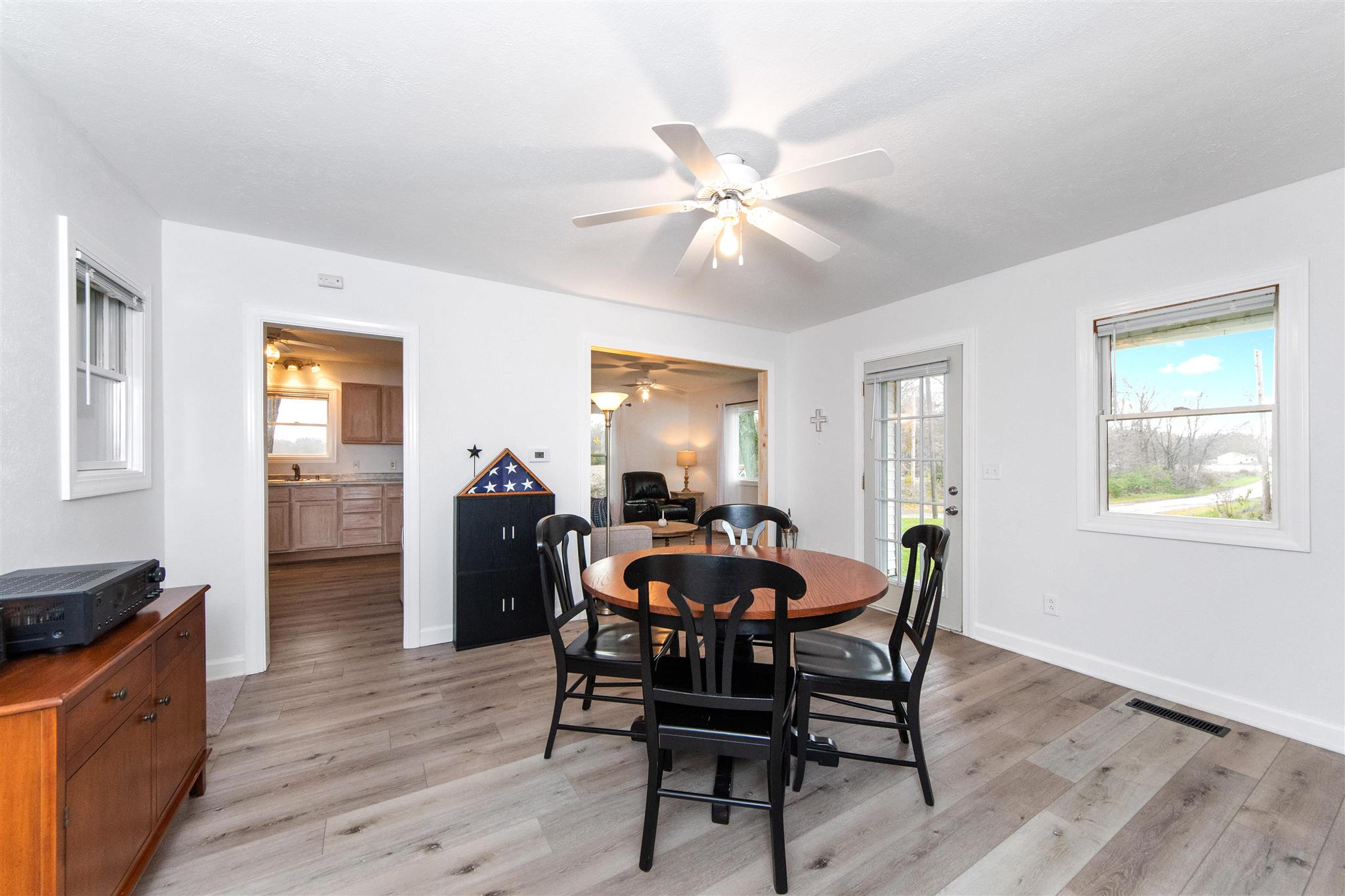 29809 East Mission Camp Road Canton, IL 61520 - Photo 4 of 41 Gallery Image 4