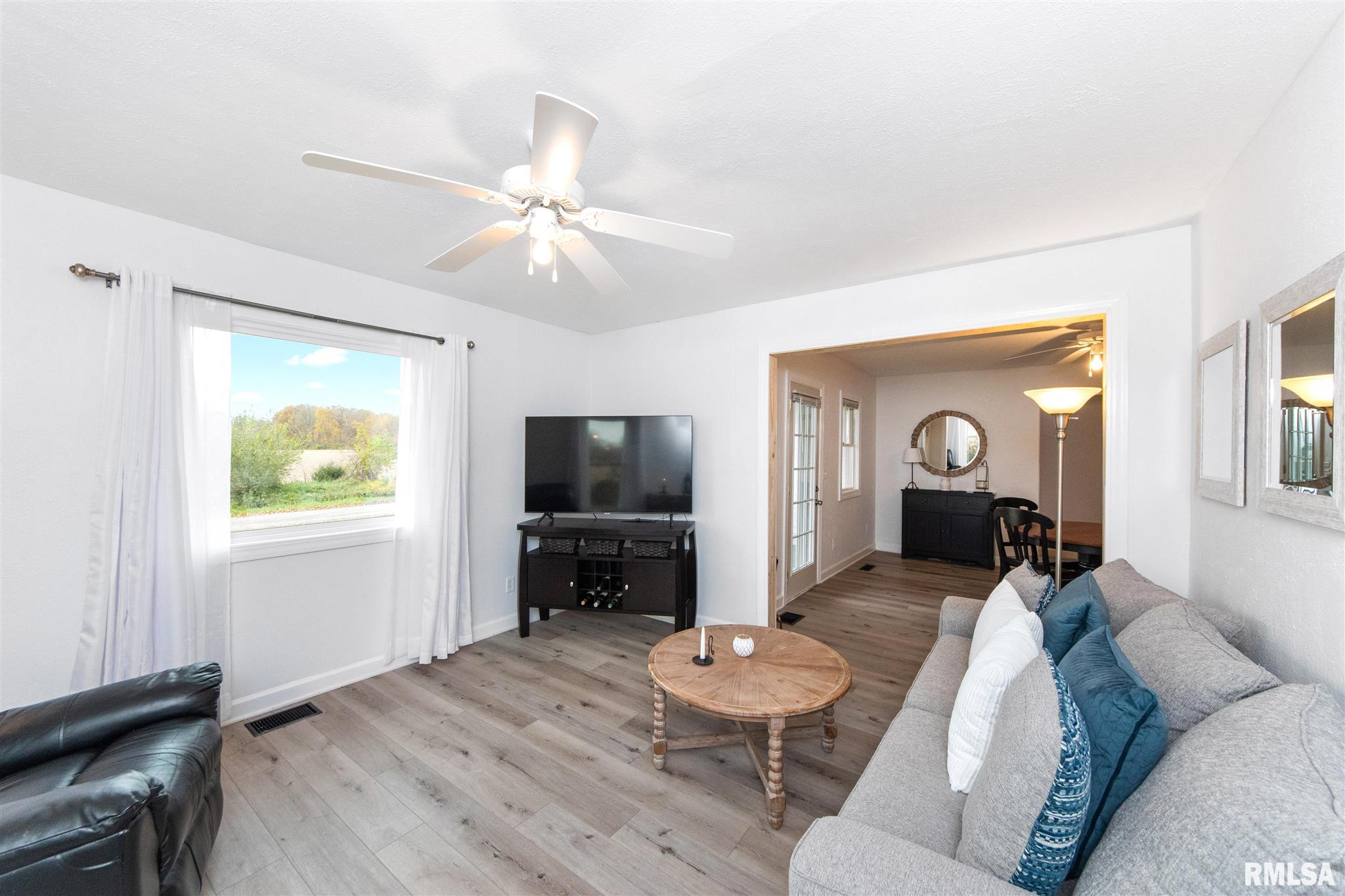 29809 East Mission Camp Road Canton, IL 61520 - Photo 8 of 41 Gallery Image 8