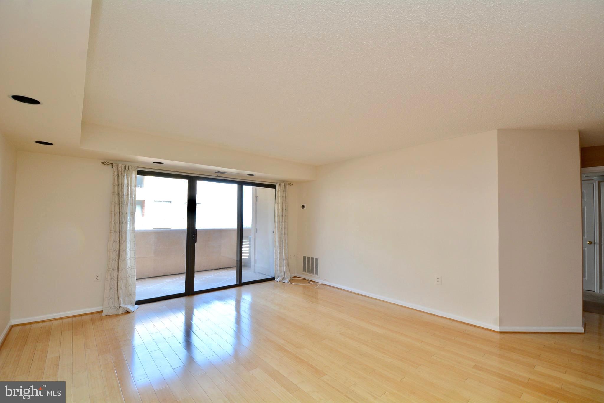 1301 North Courthouse Road, Unit 1512 Arlington, VA 22201 - Photo 9 of 37 Living Room with Bamboo flooring