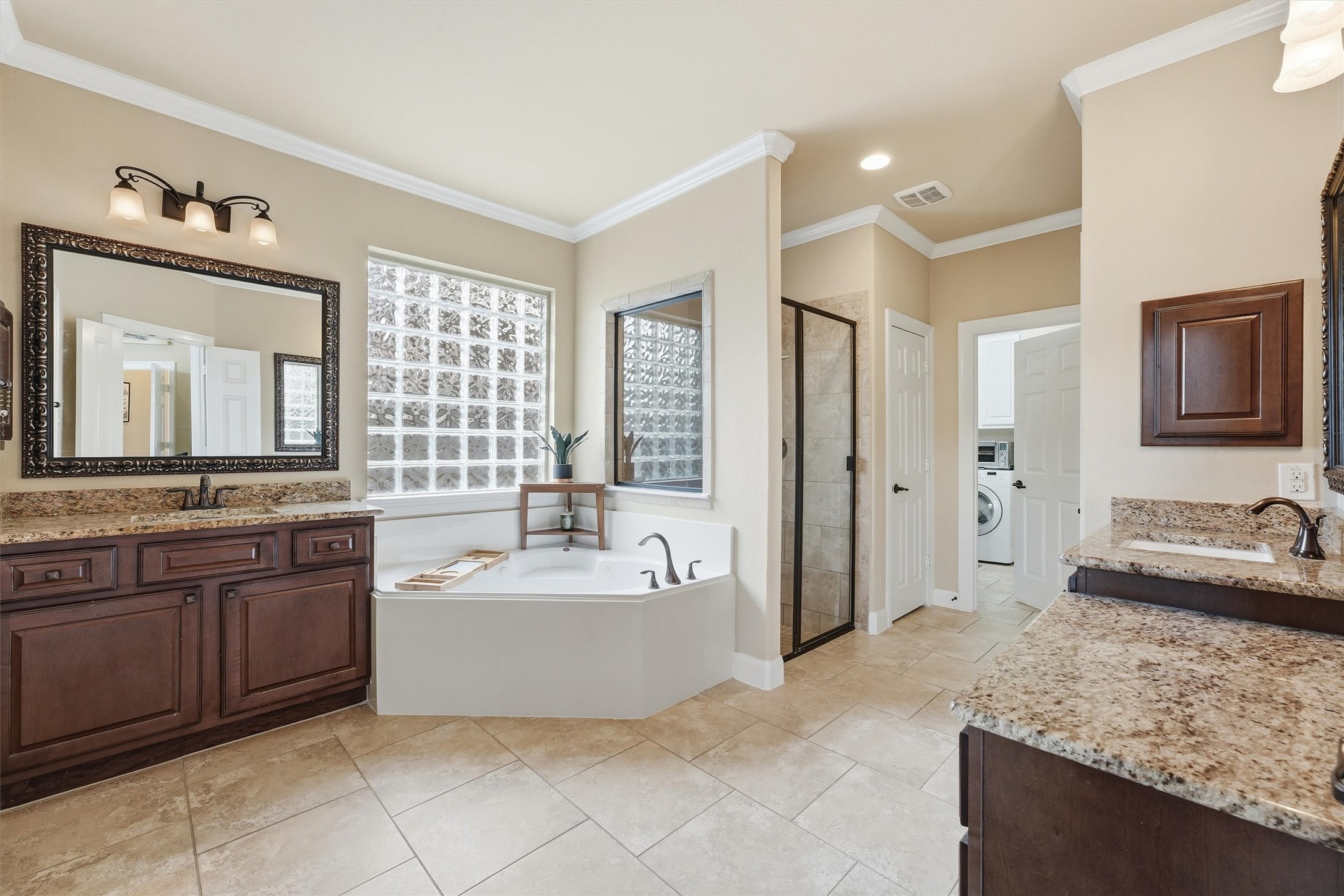 17710 Rough River Court Humble, TX 77346 - Photo 16 of 38 Spacious primary bathroom with double sinks, walk in shower and jacuzzi tub.