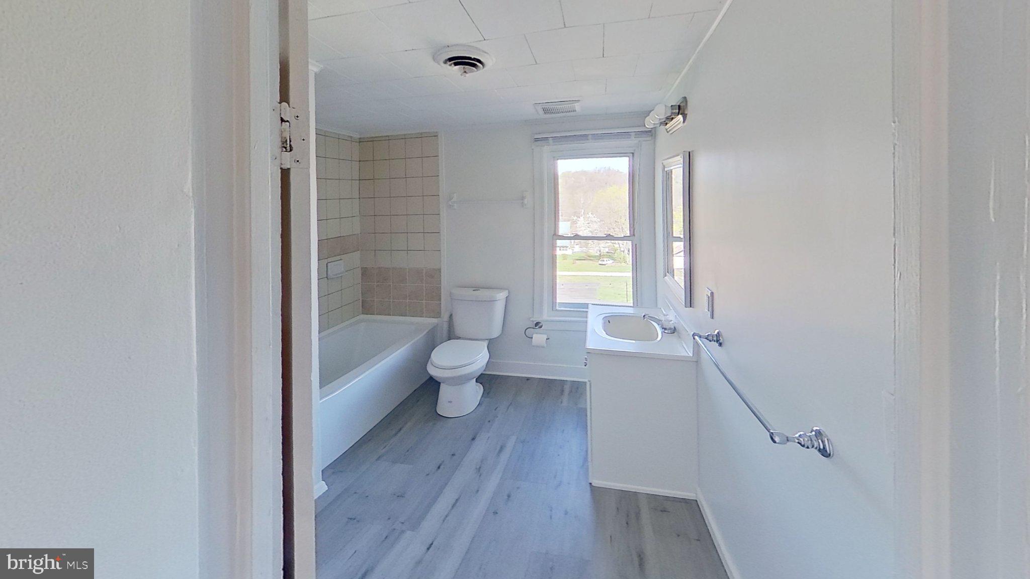 411 Chestnut Street, Unit 2 Delta, PA 17314 - Photo 5 of 7 Gallery Image 5