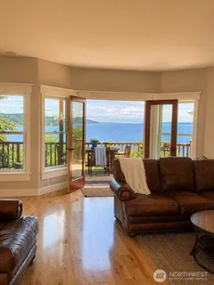 $1,680,000 | 6838 Southwest Maury Park Road, Vashon, WA 98070