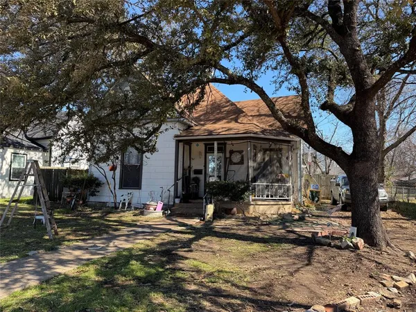 $115,000 | 1210 North Robinson Street, Cleburne, TX 76031