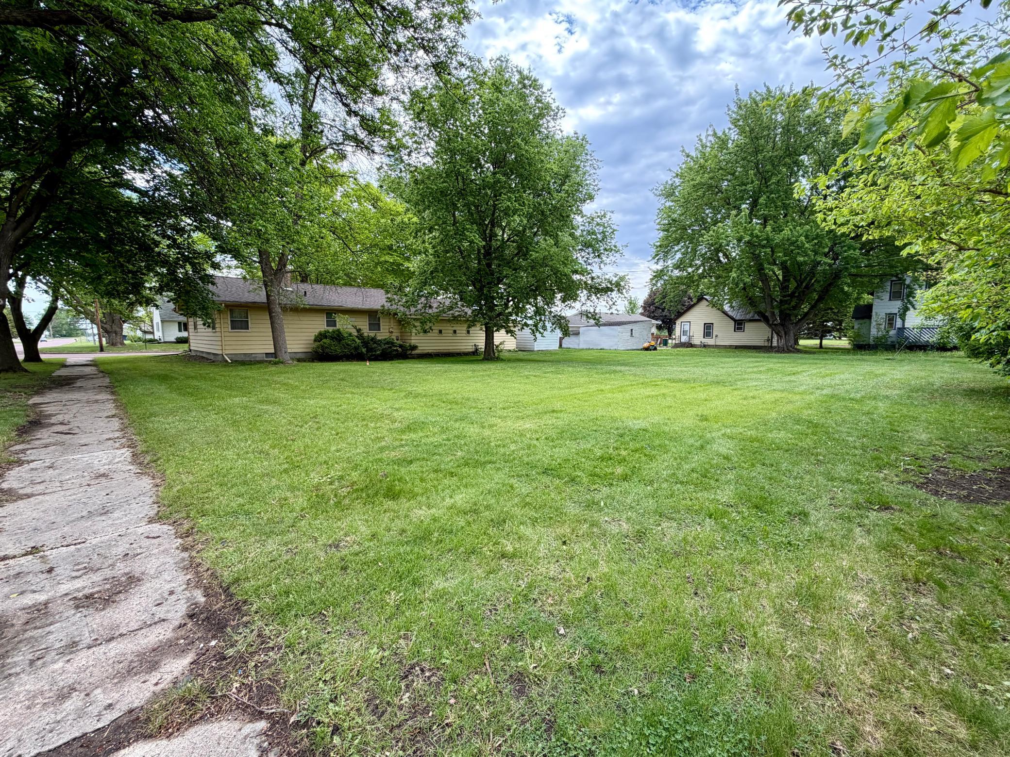 137 2nd Street East Tracy, MN 56175 - Photo 6 of 33