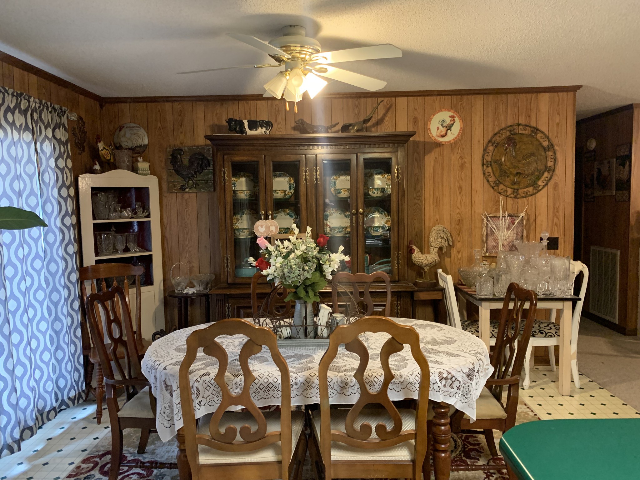 3190 Lanning Road Lawrenceburg, TN 38464 - Photo 4 of 30 a view of a dining room with furniture and chandelier