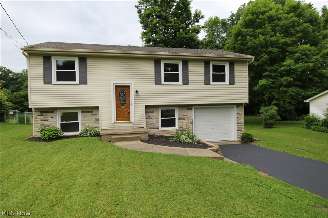 3967 New Road Youngstown, OH 44511 - Photo 3 of 21 Gallery Image 3