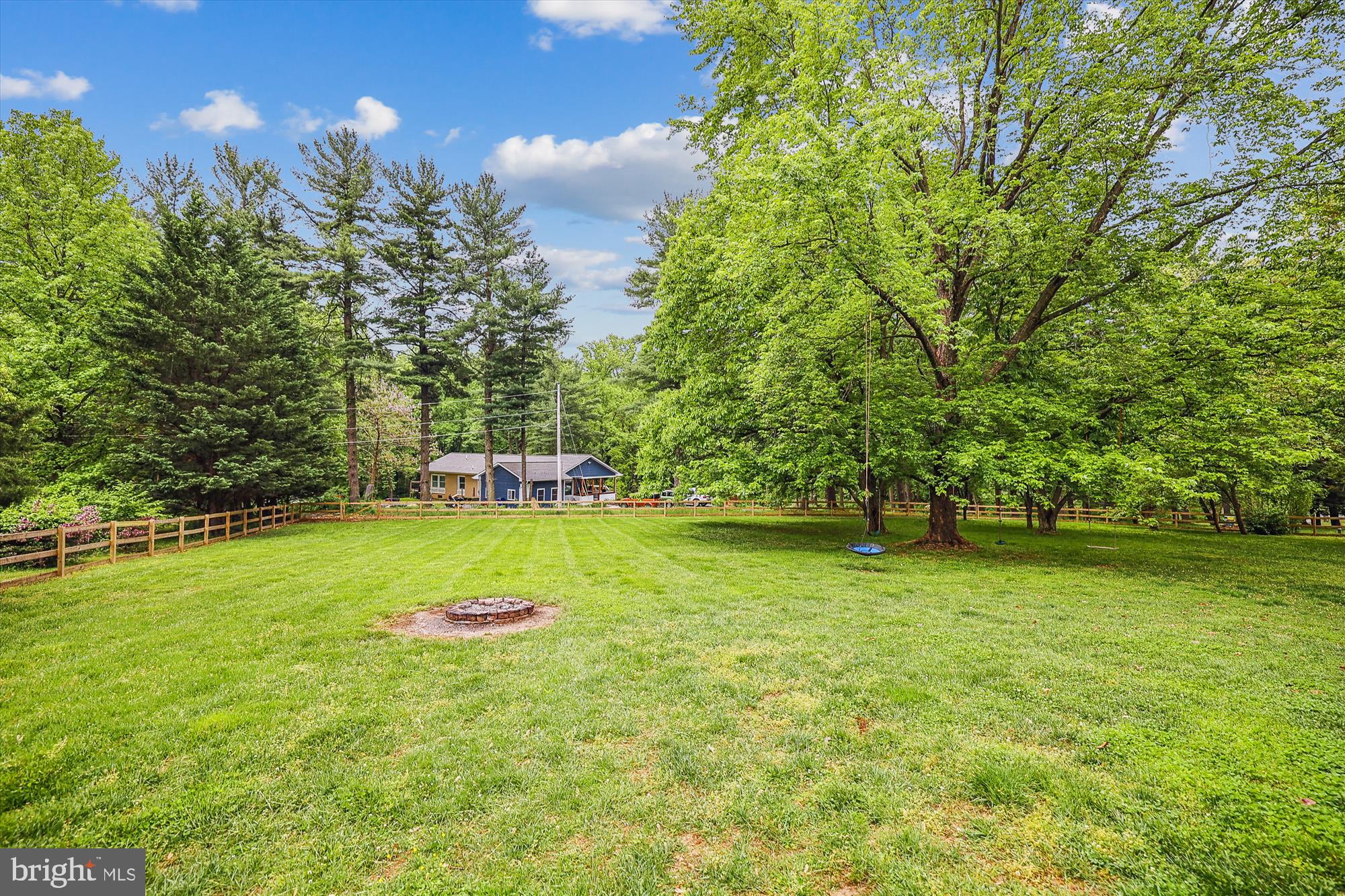 7643 Old Receiver Road Frederick, MD 21702 - Photo 77 of 82 a swimming pool with wooden fence