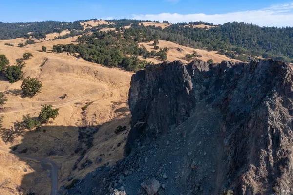 $3,430,000 | 56701 Highway 162, Covelo, CA 95428
