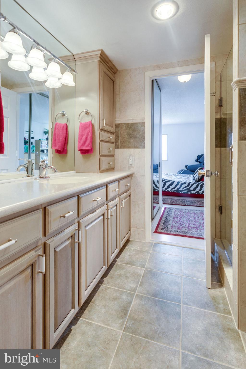 6101 Edsall Road, Unit 611 Alexandria, VA 22304 - Photo 37 of 65 SECOND BATH