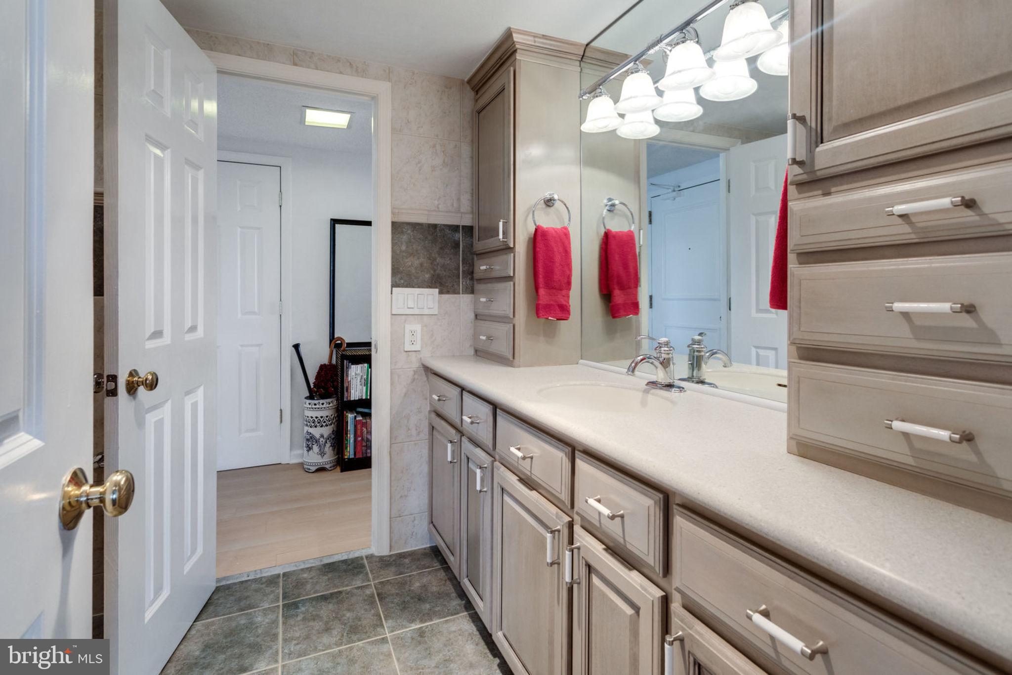 6101 Edsall Road, Unit 611 Alexandria, VA 22304 - Photo 39 of 65 SECOND BATH