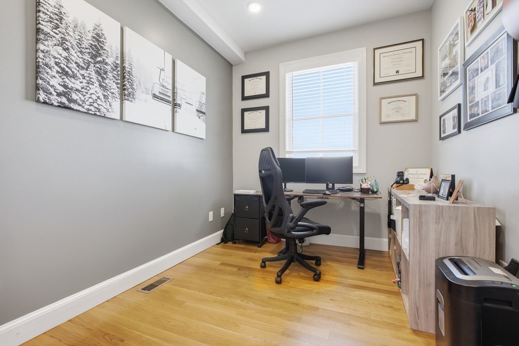 89 Prescott Street, Unit B Boston, MA 02128 - Photo 12 of 27