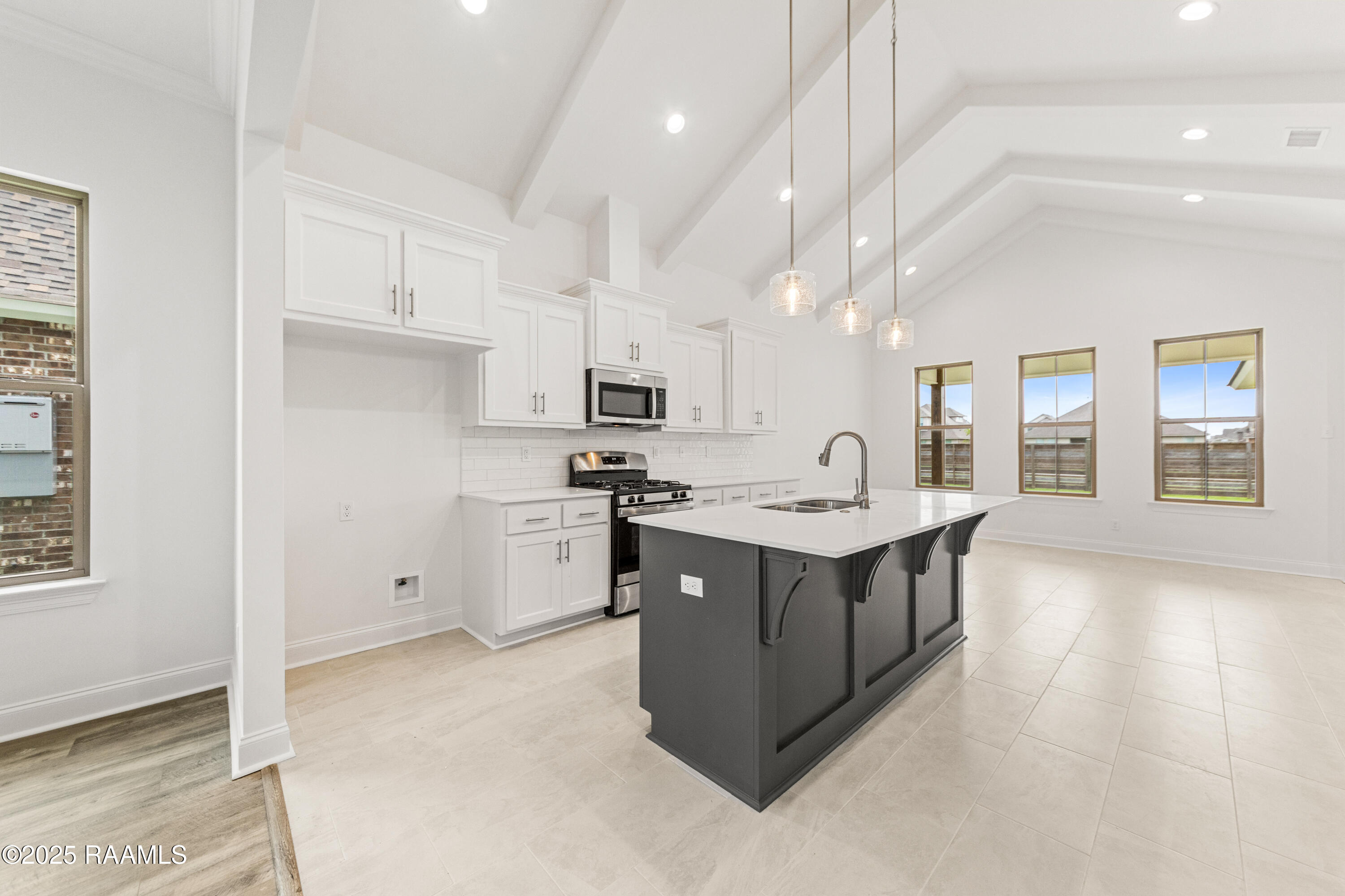 211 Bennington Lane Youngsville, LA 70592 - Photo 3 of 18 211 Bennington Ln-25