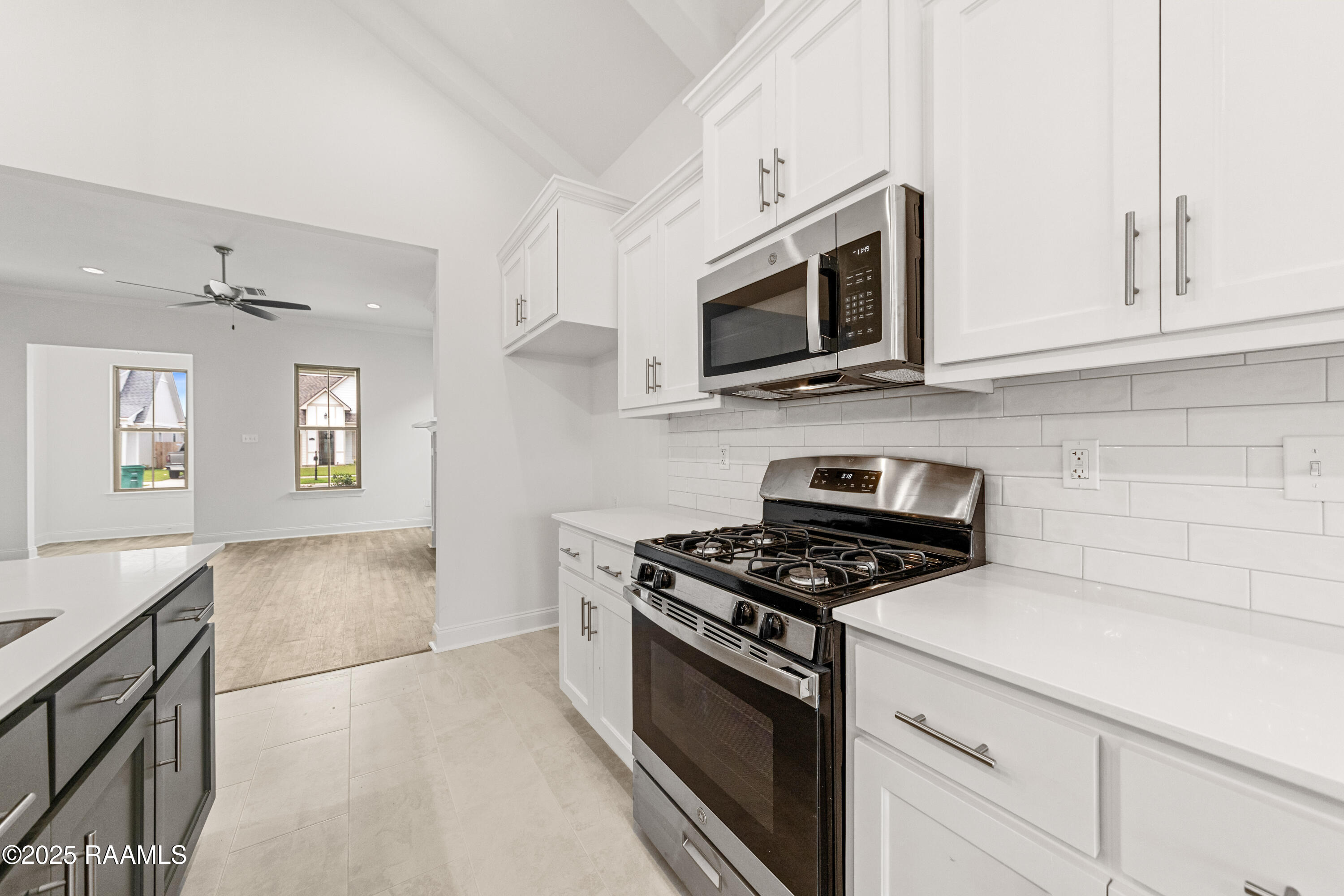 211 Bennington Lane Youngsville, LA 70592 - Photo 4 of 18 211 Bennington Ln-34