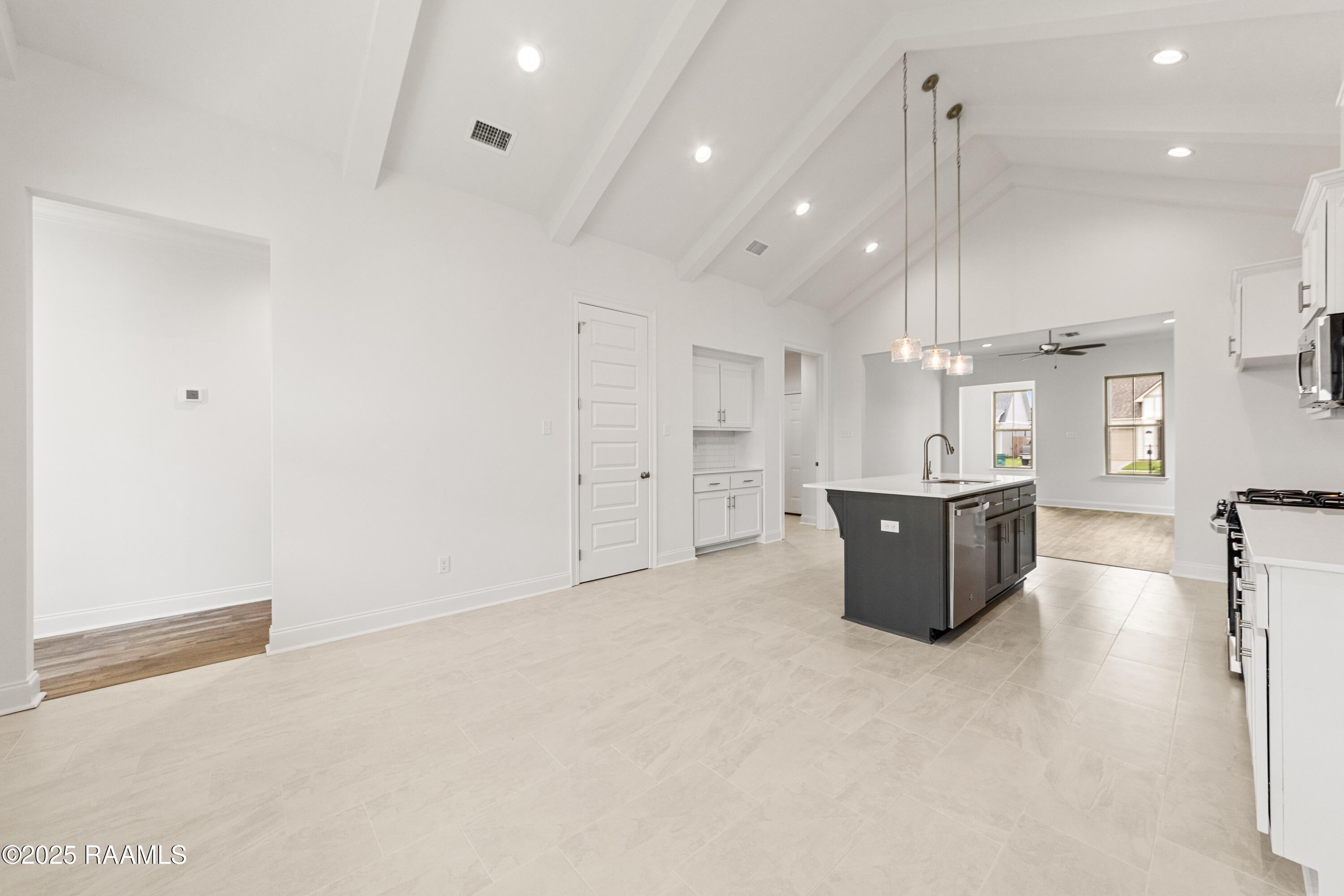 211 Bennington Lane Youngsville, LA 70592 - Photo 5 of 18 211 Bennington Ln-37