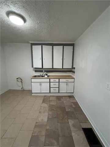 $1,000 | 301 Weaver Street, Unit 1, Rochester, NY 14621