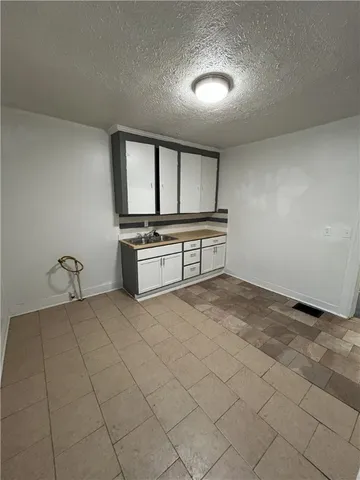 $1,000 | 301 Weaver Street, Unit 1, Rochester, NY 14621