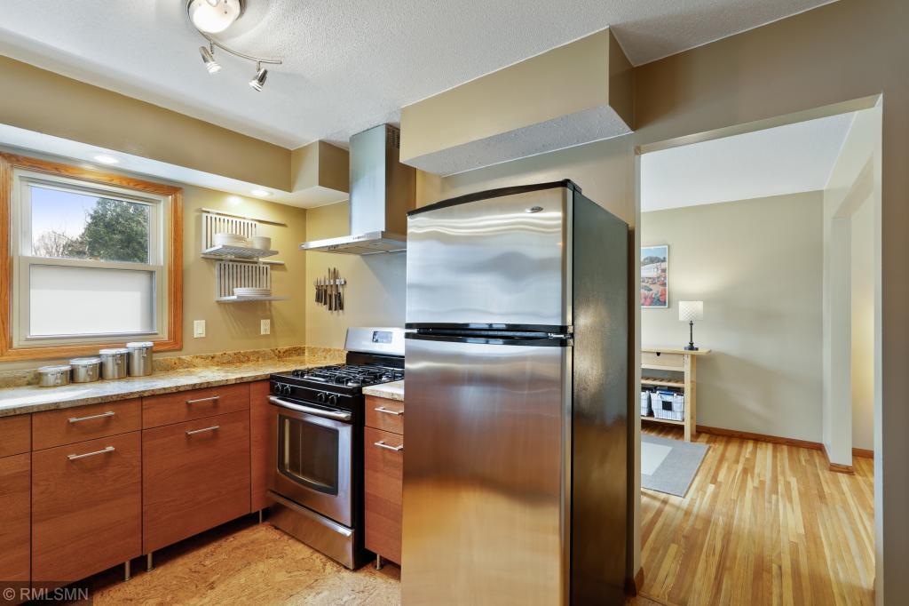 7101 Victoria Road Woodbury, MN 55125 - Photo 8 of 33 Gallery Image 8