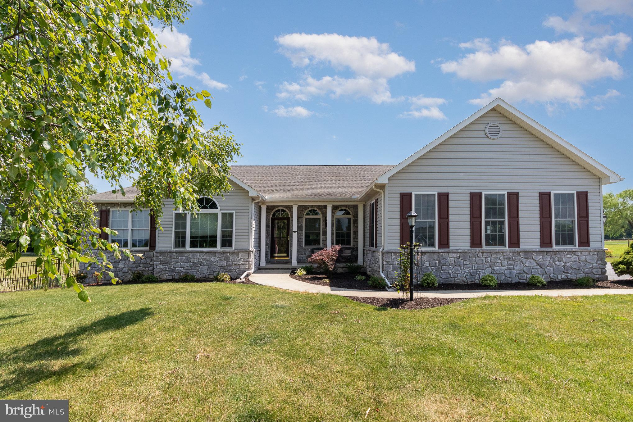 123 Stonehouse Road Carlisle, PA 17015 - Photo 2 of 54 Gallery Image 2