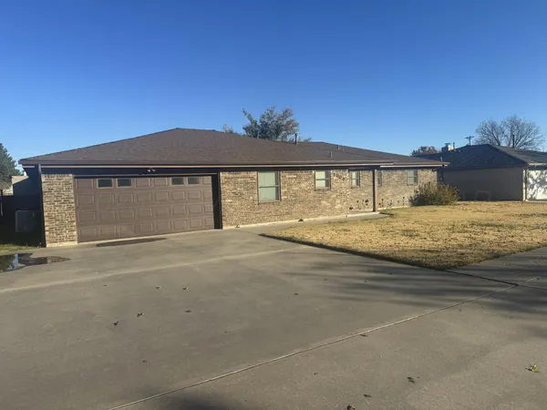 $299,900 | 1009 P Avenue, Sunray, TX 79086