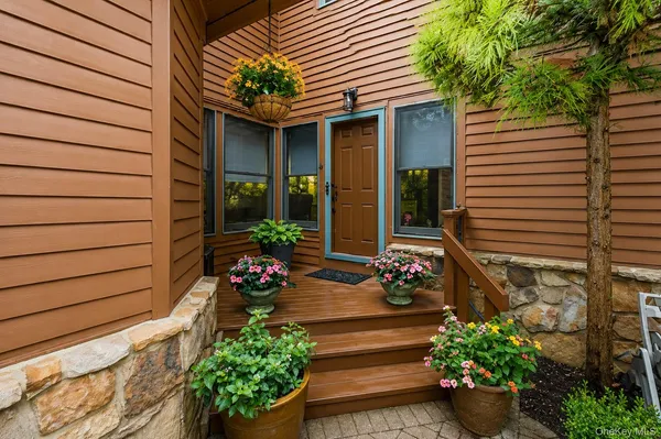 $1,325,000 | 27 Hunt Court, Jericho, NY 11753