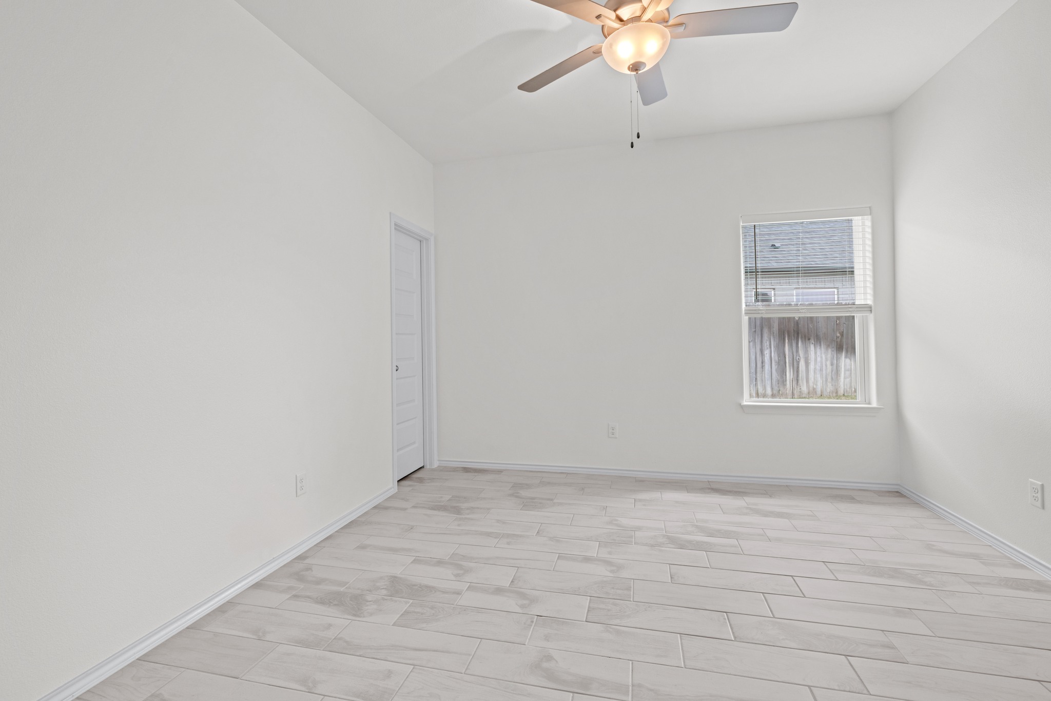 6019 Monza Drive Temple, TX 76502 - Photo 25 of 40 Unfurnished room with a ceiling fan and baseboards