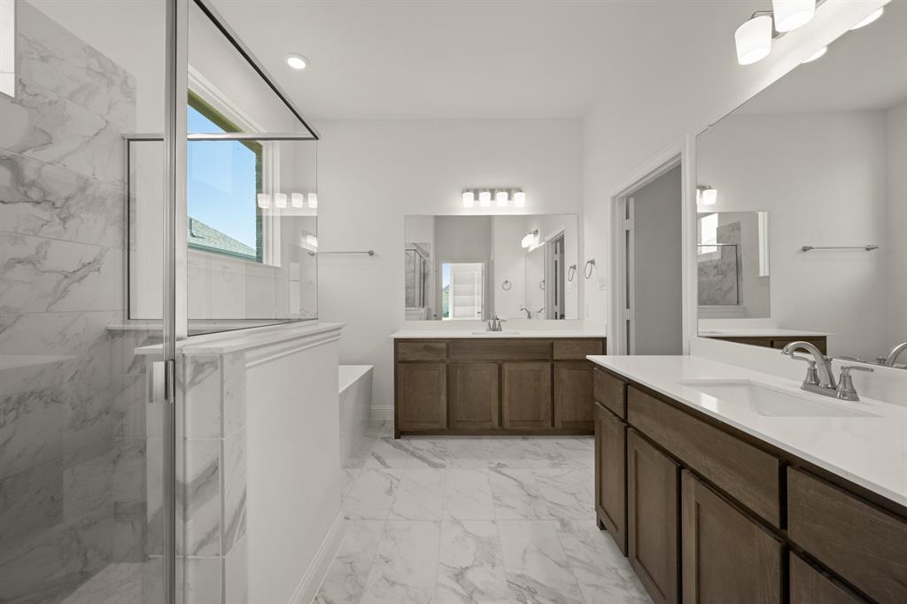 973 Reeves Drive DeSoto, TX 75115 - Photo 18 of 35 973 Reeves- Primary Suite-4