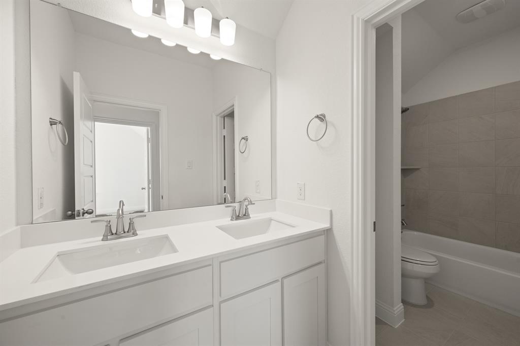 973 Reeves Drive DeSoto, TX 75115 - Photo 24 of 35 973 Reeves- Bathroom-3