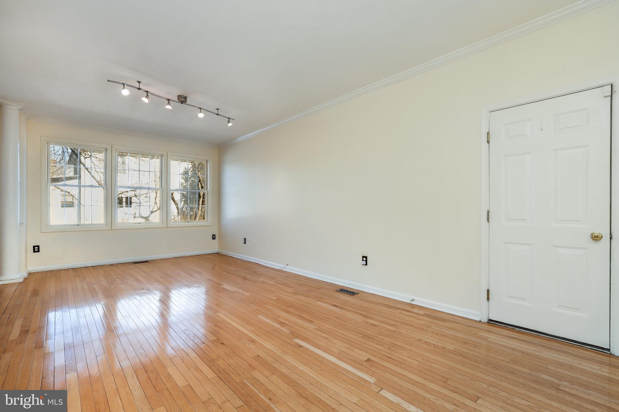 58 Ritters Lane Owings Mills, MD 21117 - Photo 5 of 54 Gallery Image 5
