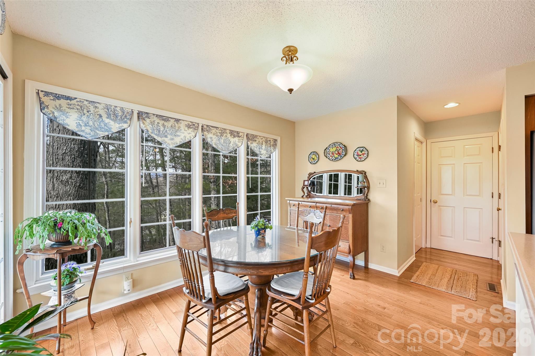 27 Cedar Summit Road Asheville, NC 28803 - Photo 9 of 30 Gallery Image 9